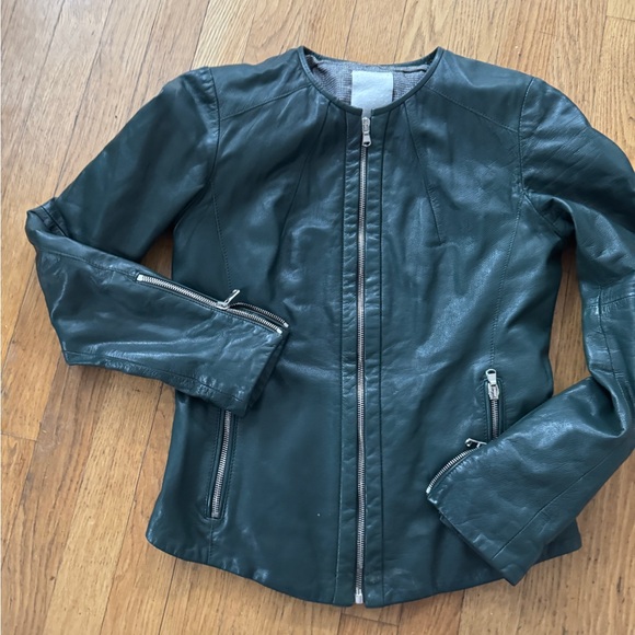 Brogden Women Green Leather Jacket - Picture 1 of 15